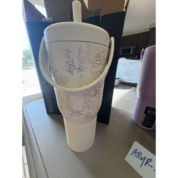 Brumate - 35oz Resa in Enchanted Rose Brand New - Picture 2 of 4